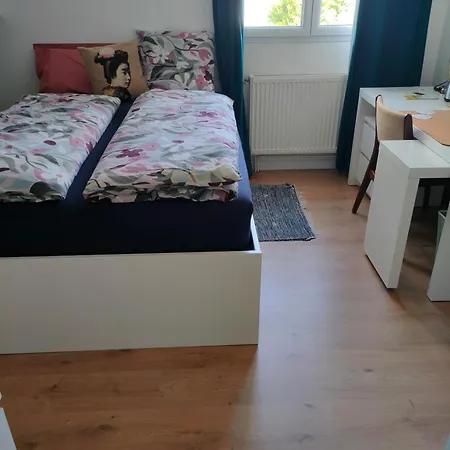 Les Roses Trémières 3* Saclay